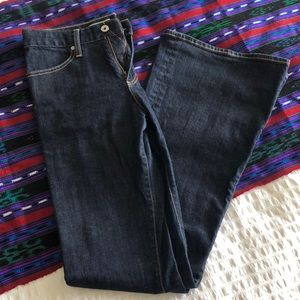 Like new AG Farrah 70’s bell bottom